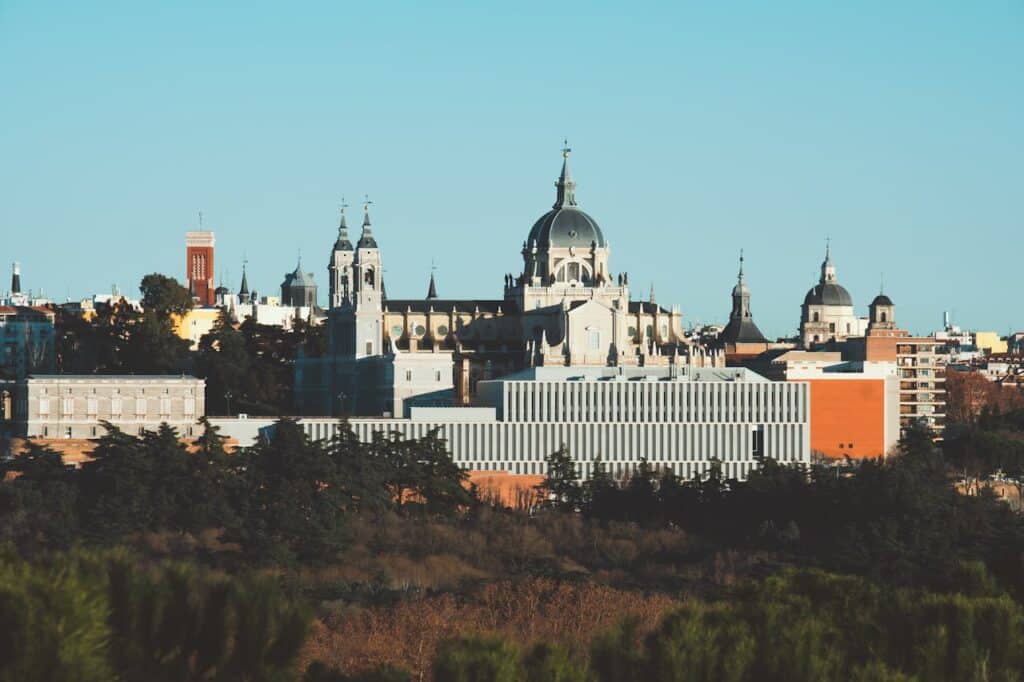 que hacer en madrid palacio real y catedral de la almudena