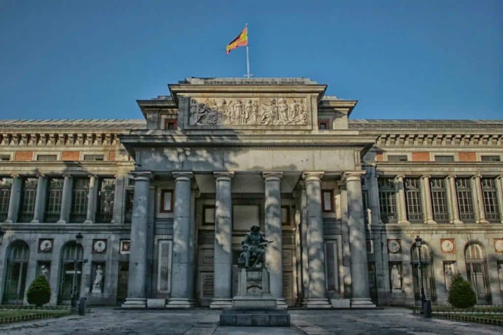 Museo del Prado, que alberga El Cardenal de Rafael